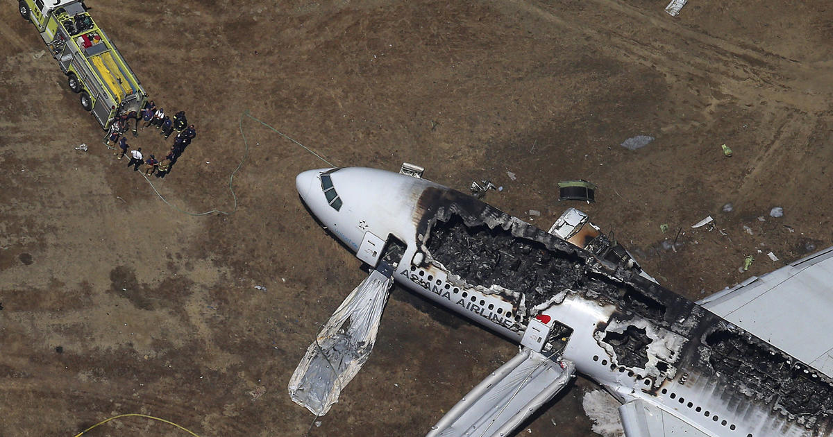 Flight 175 near mid-air collision before WTC impact w/TWA Flight 3, pilot &  passengers interviewed 