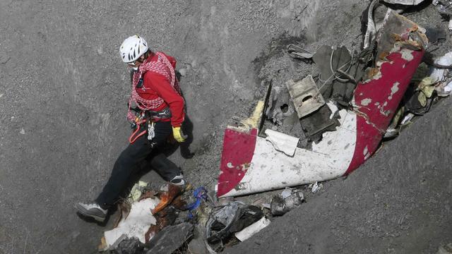 germanwings-debris.jpg 