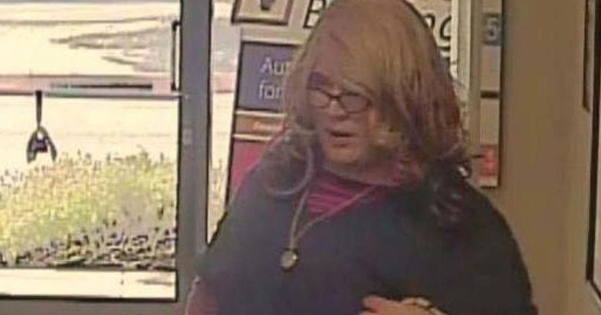 "Mrs. Doubtfire" bank robber sought in Santa Cruz, California heist