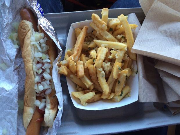 garlic fries dodger stadium hot dog 