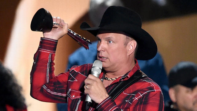 garth-brooks.jpg 