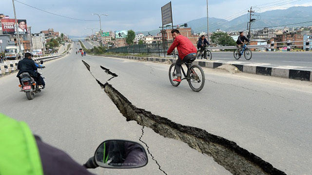 nepalquake-cracked-road.jpg 