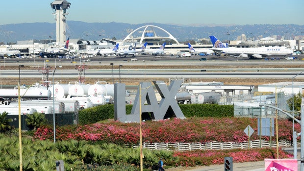 laxairport.jpg 