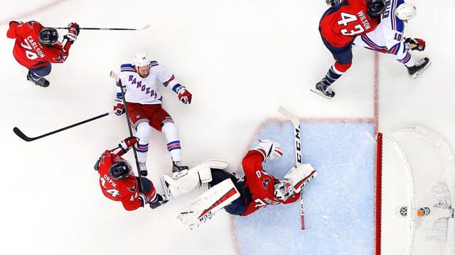 holtby-vs-rangers1.jpg 