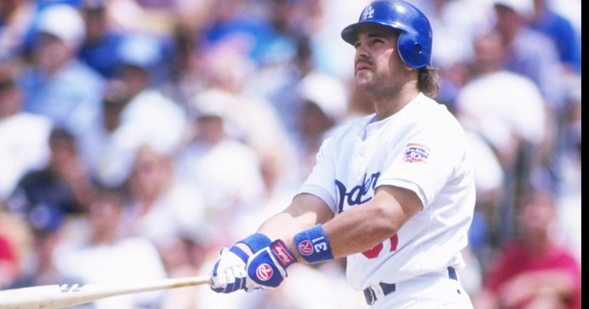 This Day In Dodgers History: Mike Piazza Hits Longest Home Run At
