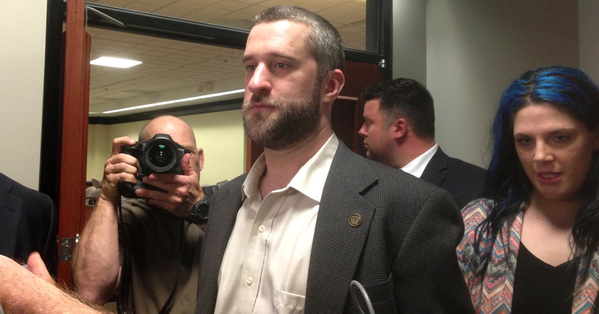 Actor Dustin Diamond, "Screech" of "Saved by the Bell," convicted of(01)