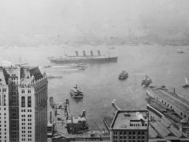 lusitania-as-seen-from-singer-building-nyc.jpg 