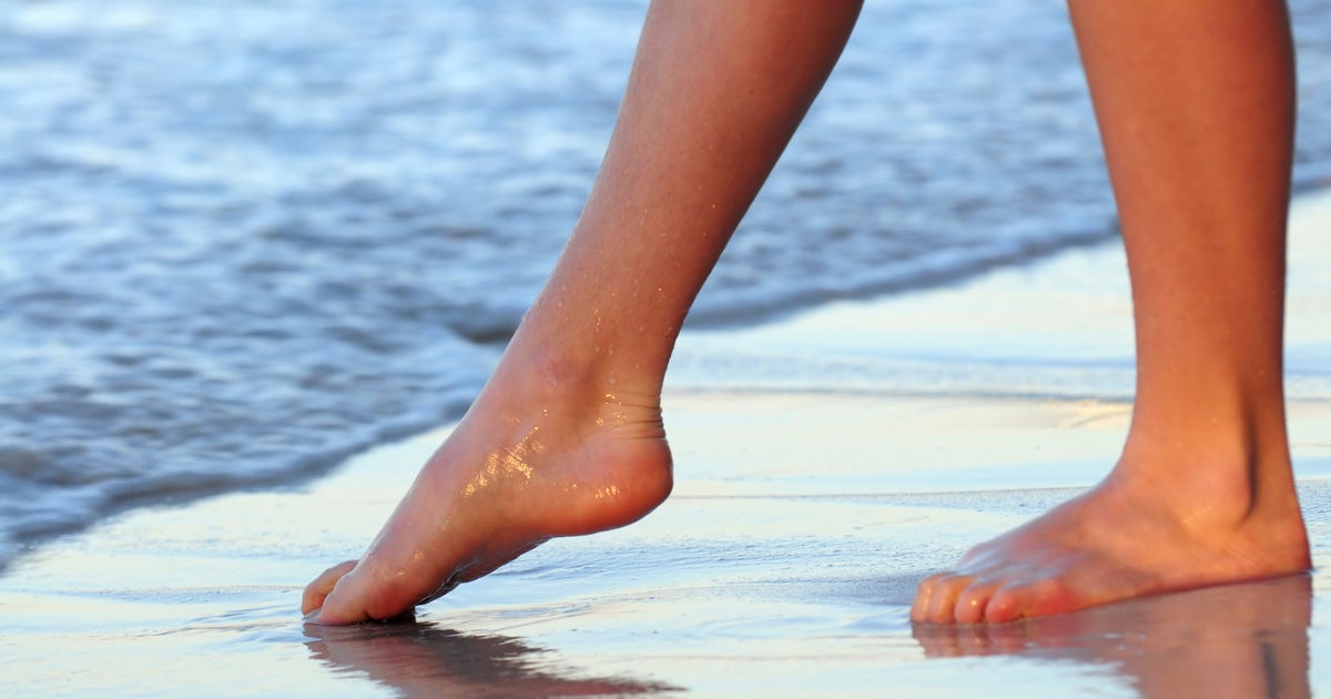 Florida beachgoers warned about deadly flesh-eating bacteria Vibrio  vulnificus - CBS News