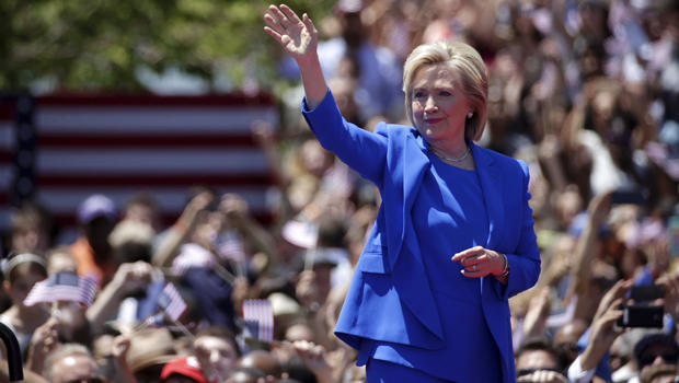 Democratic presidential candidate Hillary Clinton waves before she delivers her "official launch speech" at a campaign kickoff rally in Franklin D. Roosevelt Four Freedoms Park on Roosevelt Island in New York June 13, 2015. 