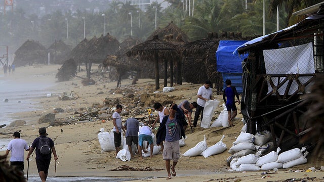 2015-06-15t010136z891372909gf10000127767rtrmadp3storm-carlos-mexico.jpg 