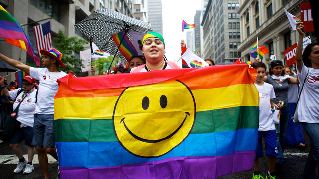 033506282015pgayprideparade.jpg 