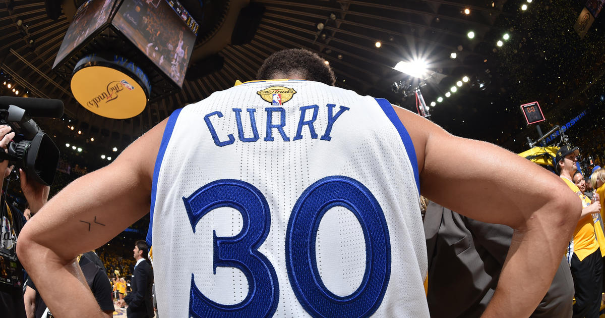 Stephen Curry has NBA's most popular jersey; Warriors top merchandise sales