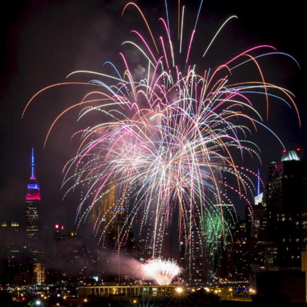 fireworks-reuters-nyc-rtx1j1qi.jpg 