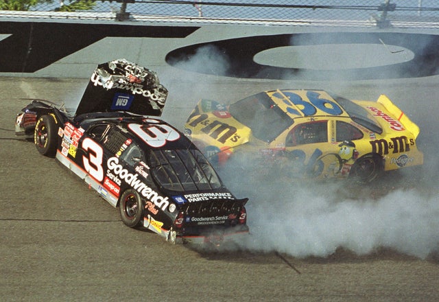dale-earnhardt-crah-ap01021802032.jpg 