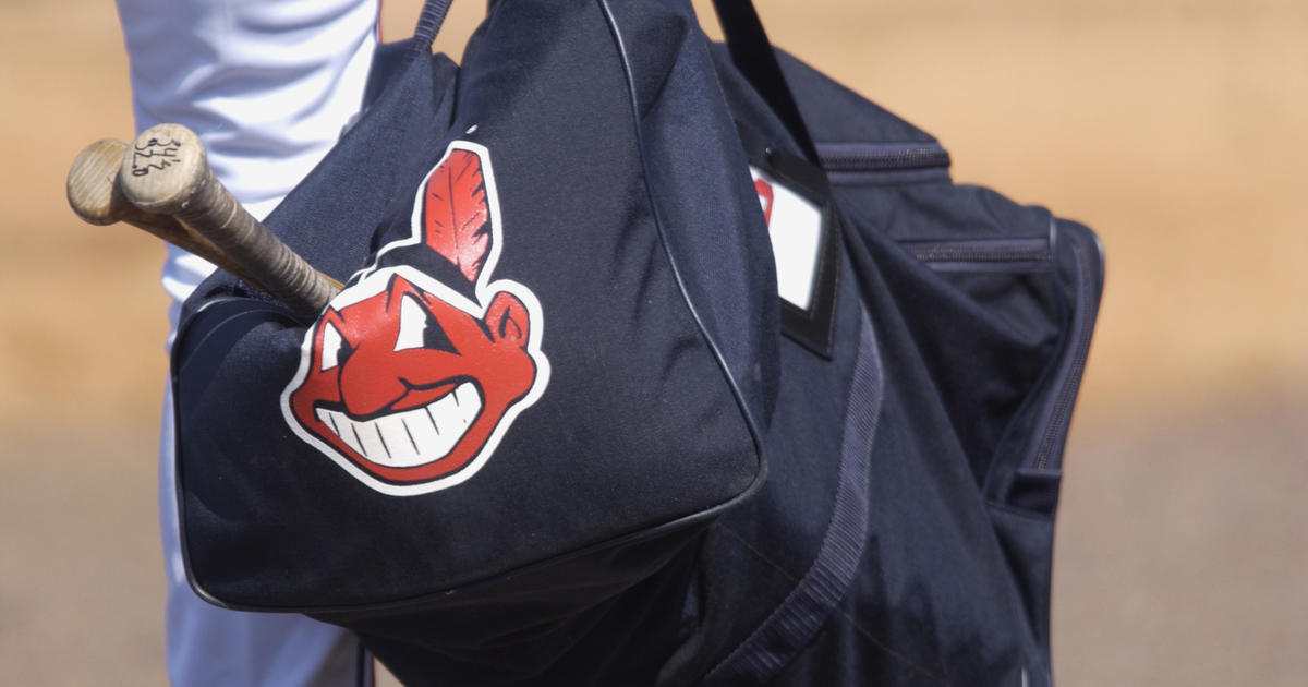 MLB commissioner urges Cleveland Indians to eradicate Chief Wahoo logo -  CBS News
