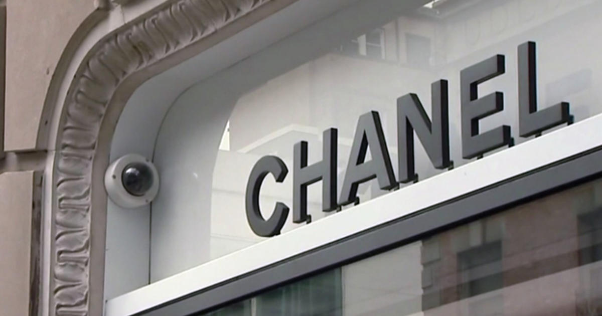 Police: $150,000 Worth Of Handbags Stolen From Madison Avenue Chanel Store  - CBS New York