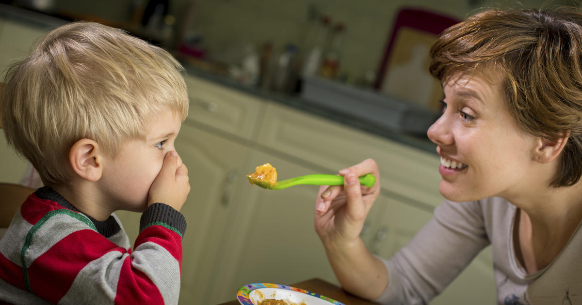 2 cups of milk per day best for toddlers, study finds - CBS News