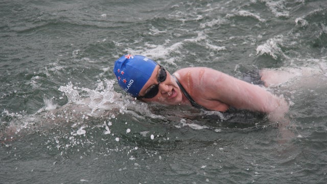kim-swimming.jpg 