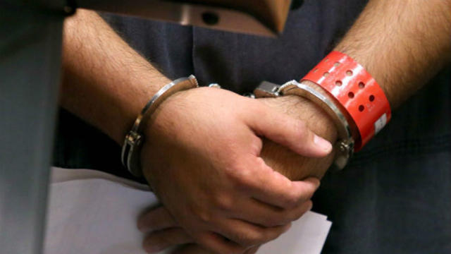 handcuffs1.jpg 