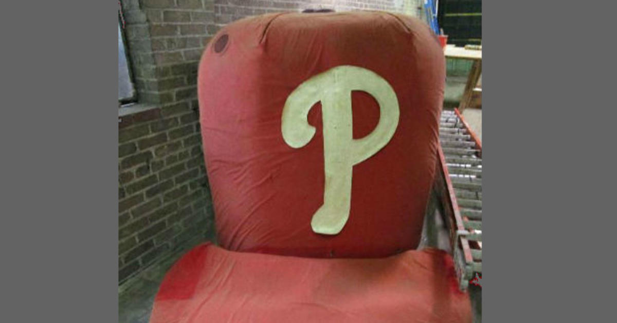 Giant Phillies Cap Worn By William Penn Statue Being Auctioned On  -  CBS Philadelphia