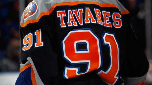 john-tavares-jersey.jpg 