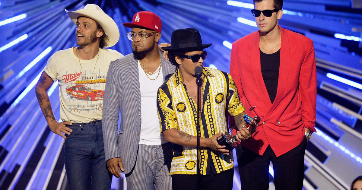 Bruno Mars' fedora, other Super Bowl prop bets results