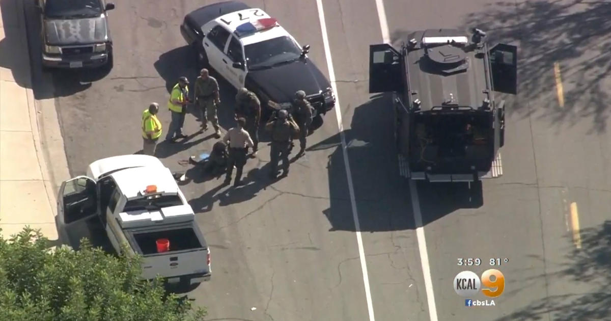 Car chase suspect ditches cops in sewer tunnel - CBS News