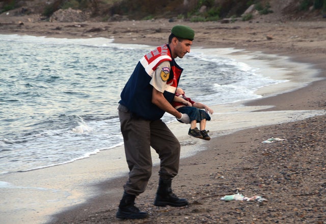 photo-of-drowned-migrant-boy-shocks-world-ap293434580963.jpg 
