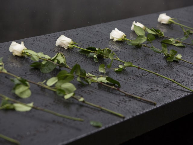 911-2015-reuters-flowers.jpg 