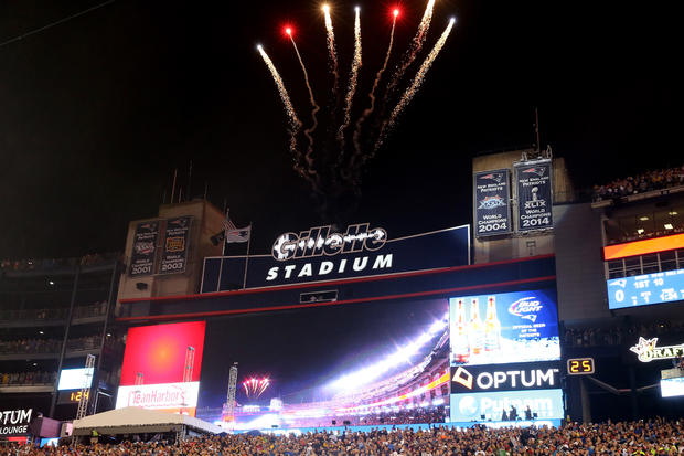 Patriots Unveil Super Bowl XLIX Banner 