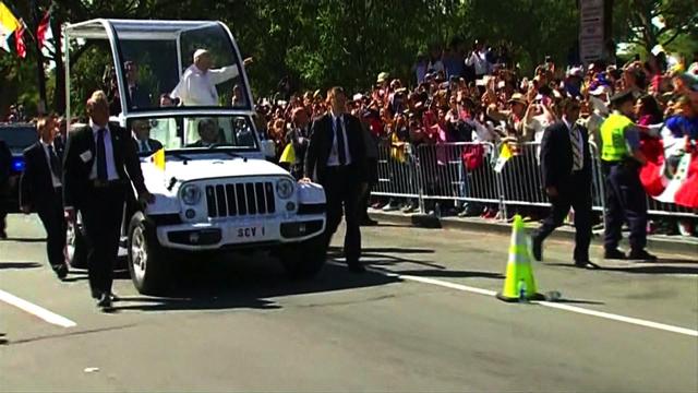 092315-pope-parade-special-report-sb103-clean.jpg 