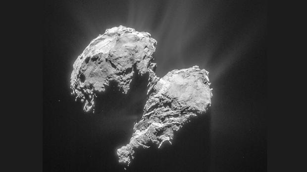 Rosetta spacecraft orbits comet 
