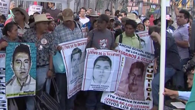 cbsayunoayotzinapapas.jpg 