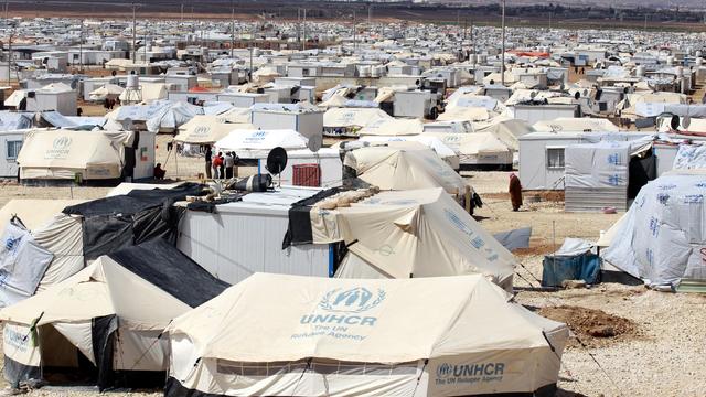 gettyimages-refugee-camp.jpg 