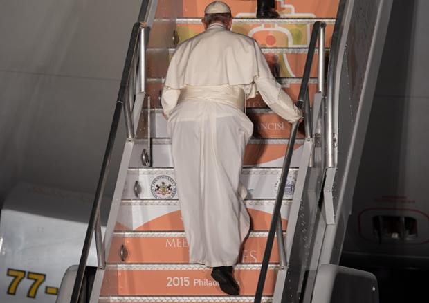 pope-departs-3.jpg 