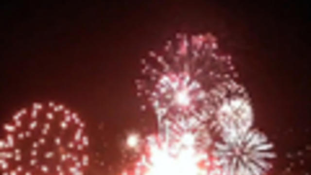 ctm0705fireworksexplosion120x90.jpg 