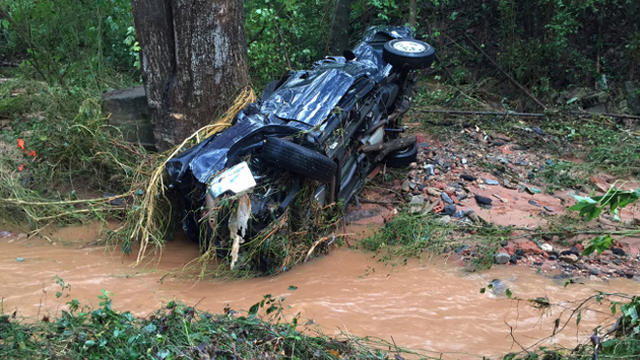 car-in-culvert-spartanburg-sc-wspa.jpg 