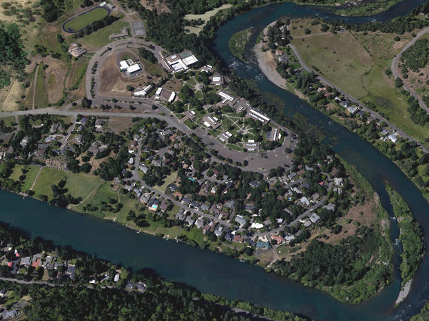 umpqua-community-college-roseburg-or-google-earth.jpg 