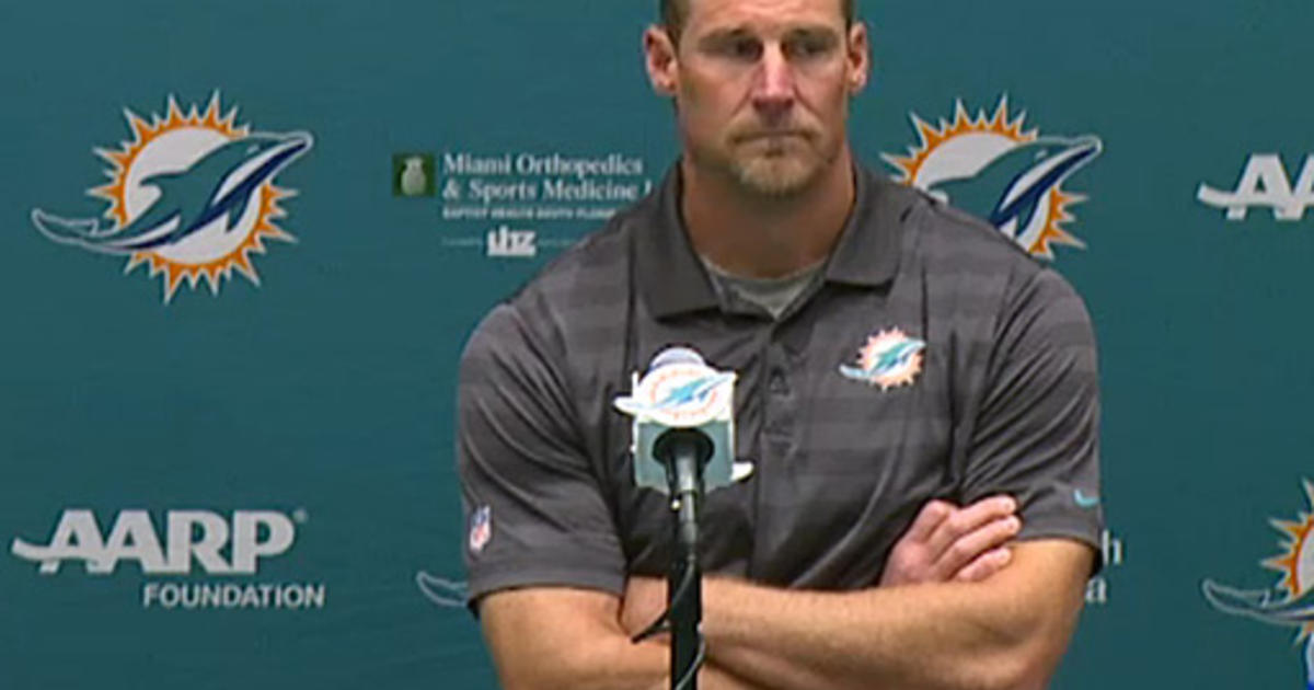 Dan Campbell Puts Dolphins Players Through Oklahoma Drill - CBS Miami