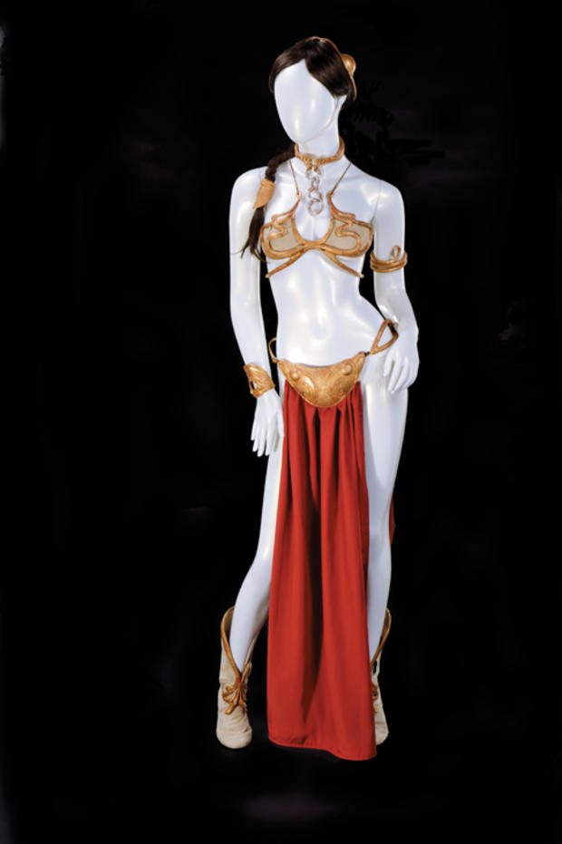 carrie-fisher-slave-leia-costume-collection-from-return-of-the-jedi.jpg 