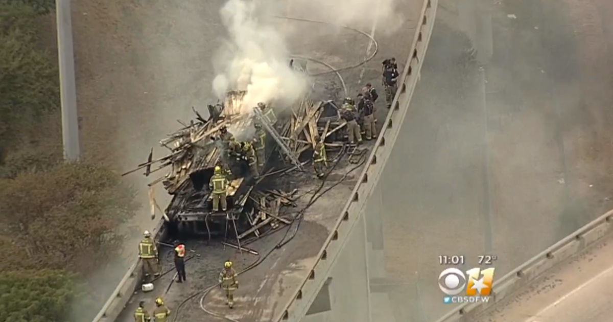 4 Killed In Fiery Tractor Trailer Wreck On Dallas Overpass Cbs News 4639