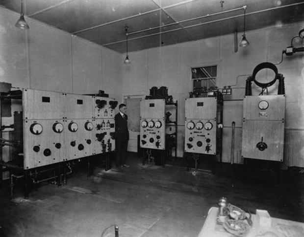 1924-transmitter.jpg 