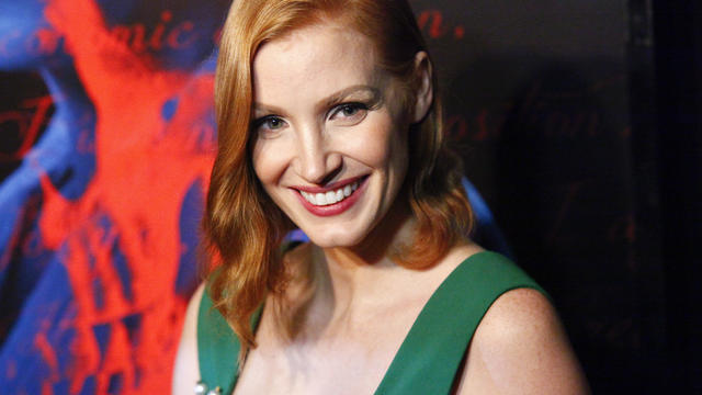 crimson-peak-red-carpet-ap804391087812.jpg 