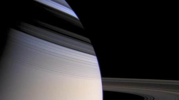 Cassini captures Saturn and its moons 