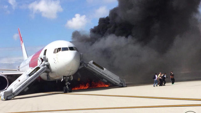 plane-fire-1.jpg 