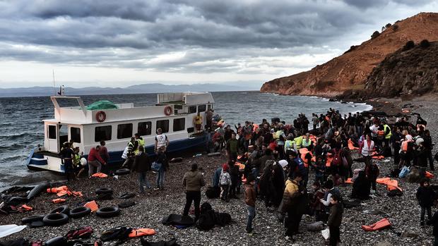 Hundreds of migrants rescued off Greece 