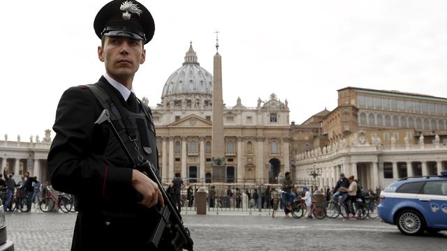 italypolicevaticanbasilicacarabinieri.jpg 