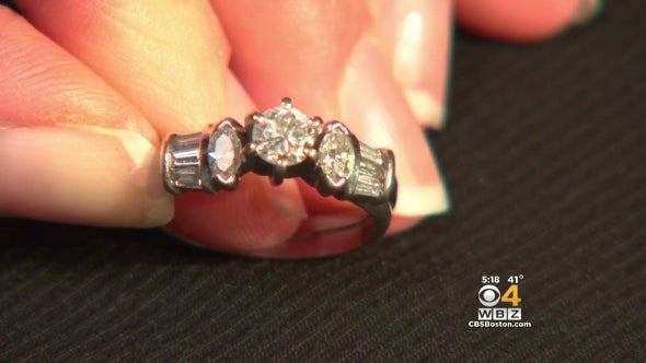 weddingring.jpg 