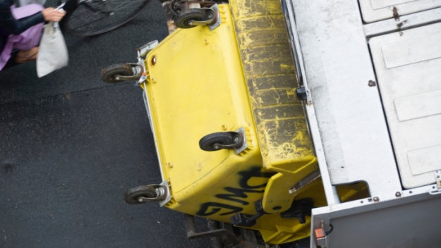 trashcompactorthinkstockphotos-92233653.jpg 