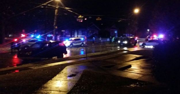 North Texas campus cop shoots, kills axwielding student CBS News